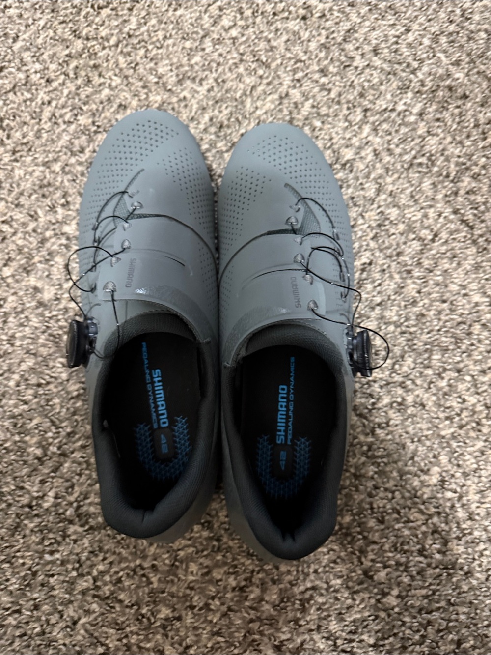 Shimano Men’s Gray Cycling Shoes with BOA Dial